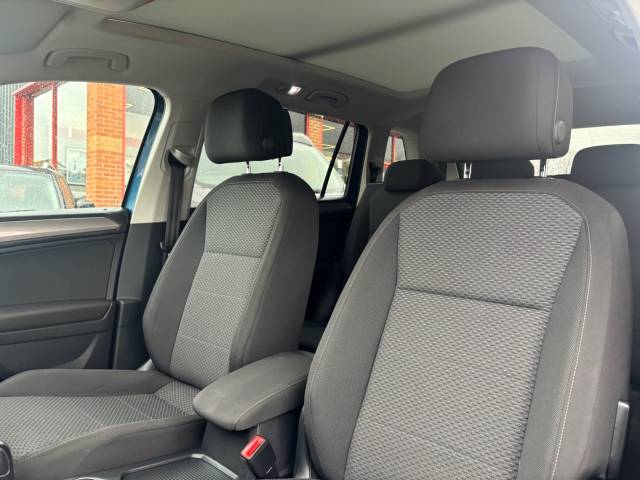 2017 Volkswagen Tiguan Allspace 2.0 TDI 4Motion SE Nav 5dr DSG -FULL SERVICE HISTORY-